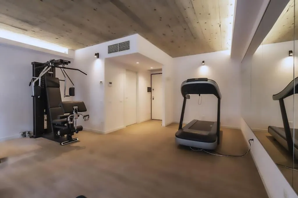 Duomo Center Two-Room Design- Private Gym - Metro Milan Italy