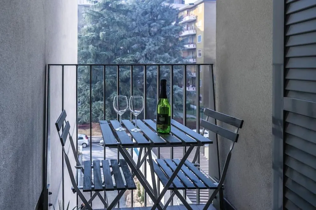 Duomo Center Two-Room Design- Private Gym - Metro Milan Apartment