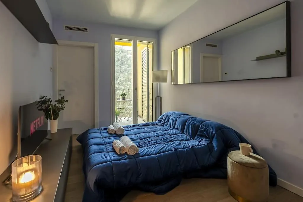 Duomo Center Two-Room Design- Private Gym - Metro Milan